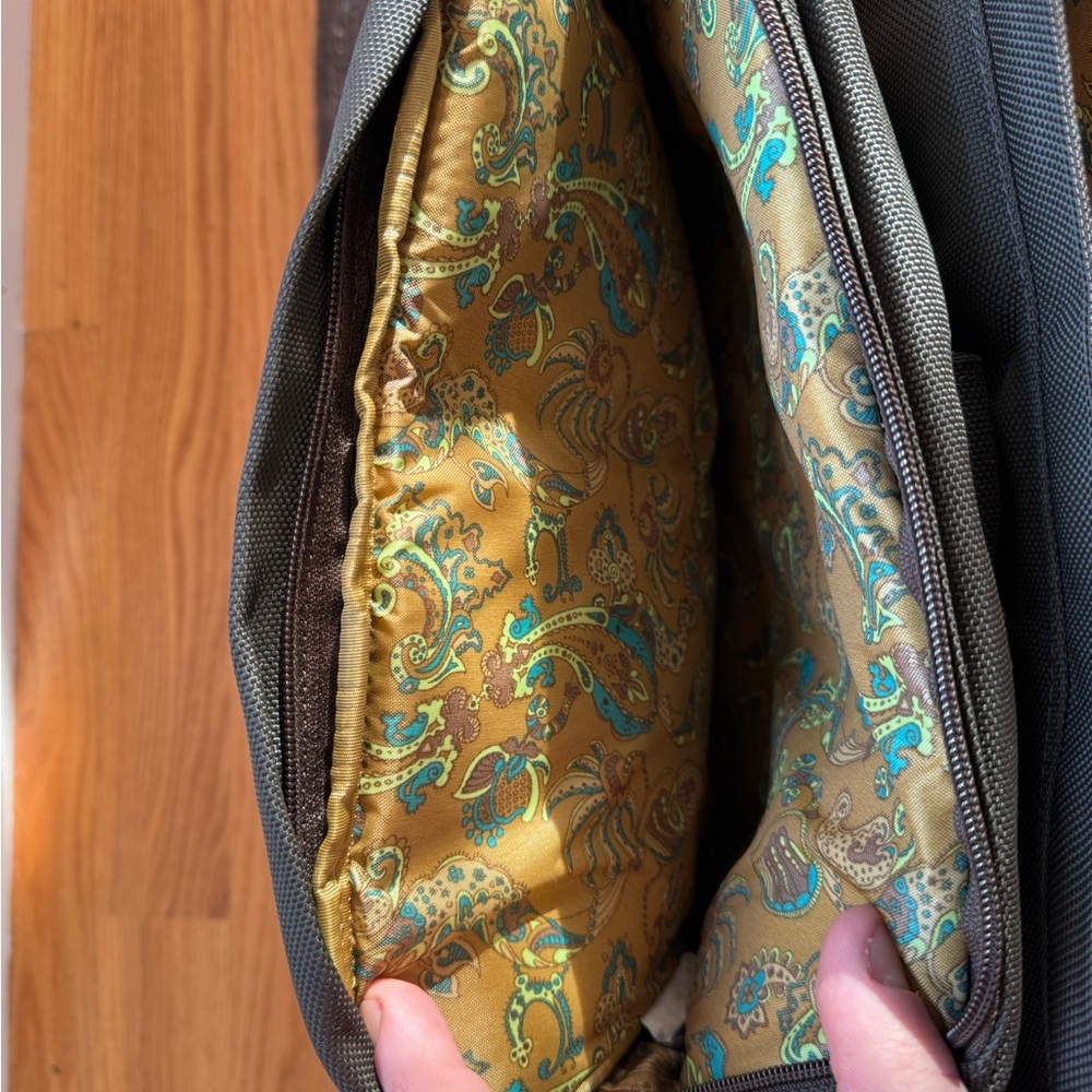 Burton DJ Bag - Olive Green and Brown Travel Bag - Picture 5 of 7